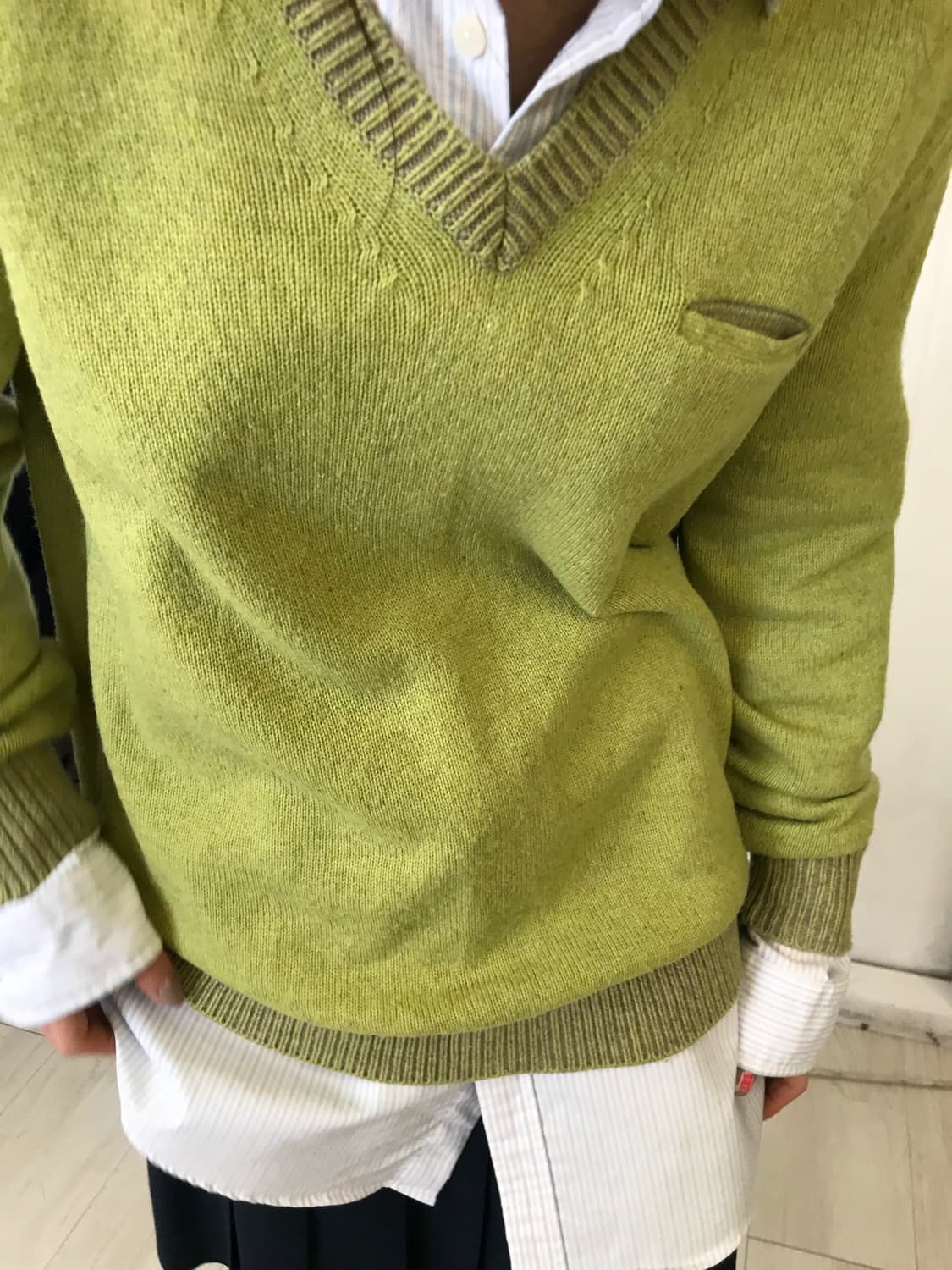 빈티지 올리브 v넥 니트 상품이미지3