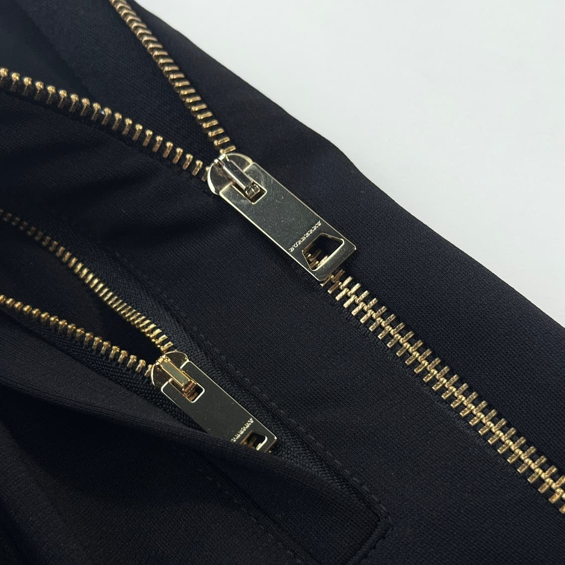 버버리 사이드 지퍼 레깅스 트라우저 [새상품] 상품이미지7