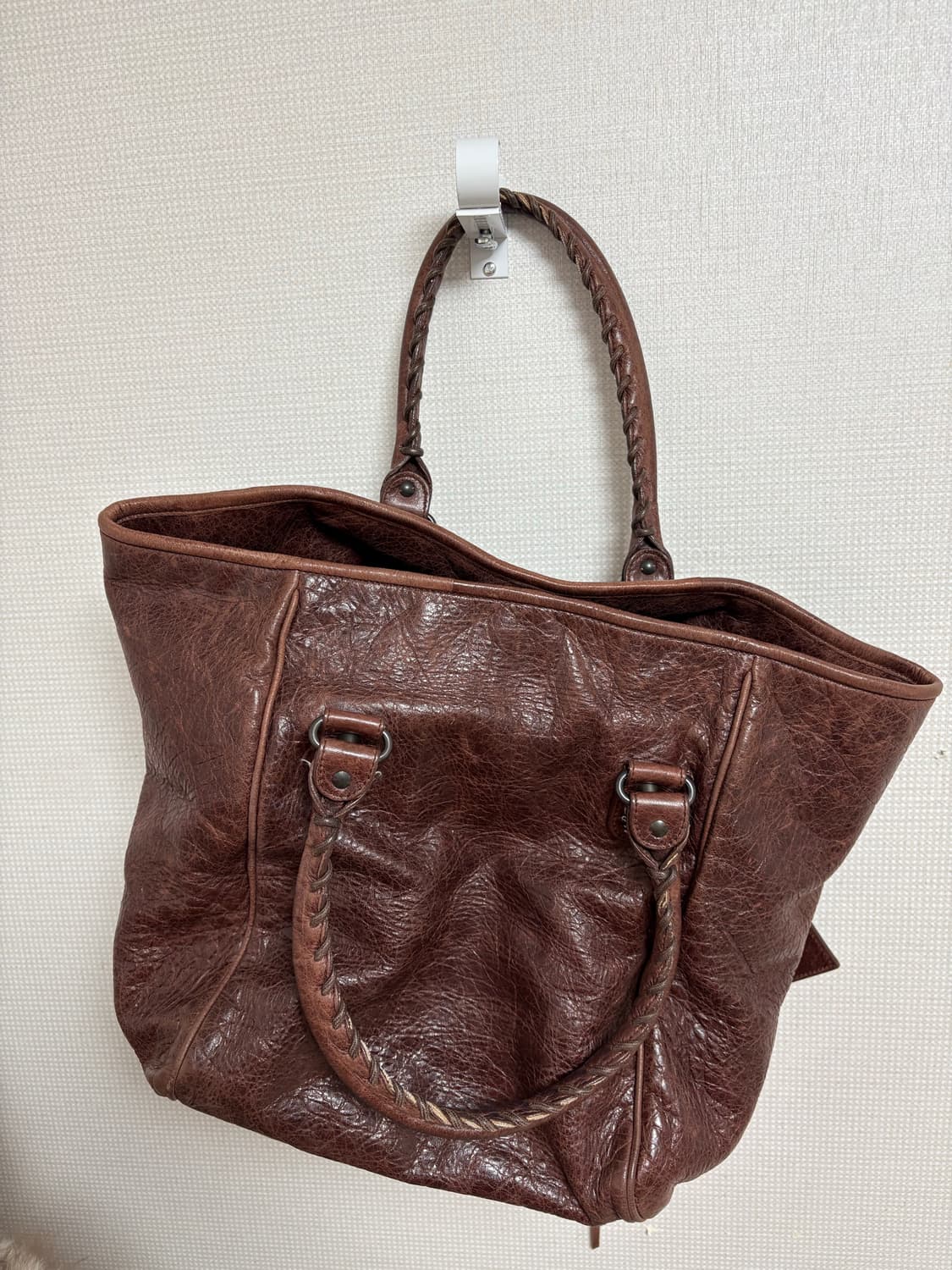 발렌시아가 모터백 선데이 토트백 브라운 상품이미지4