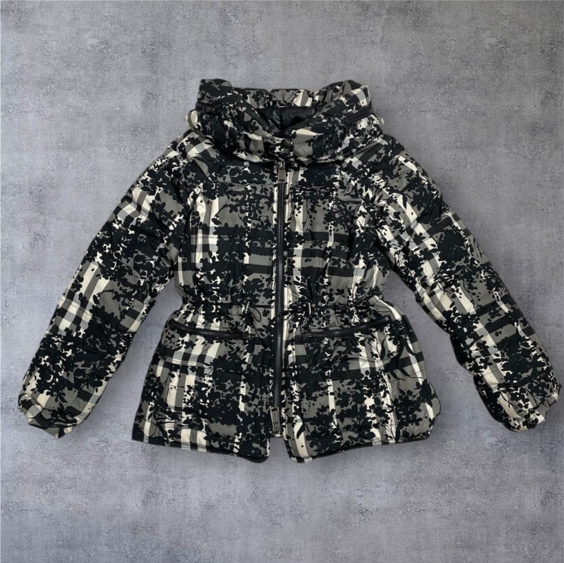 블랙 아이보리 플로럴 체크 패턴 하이넥 패딩 자켓 (UK 8) 상품이미지1