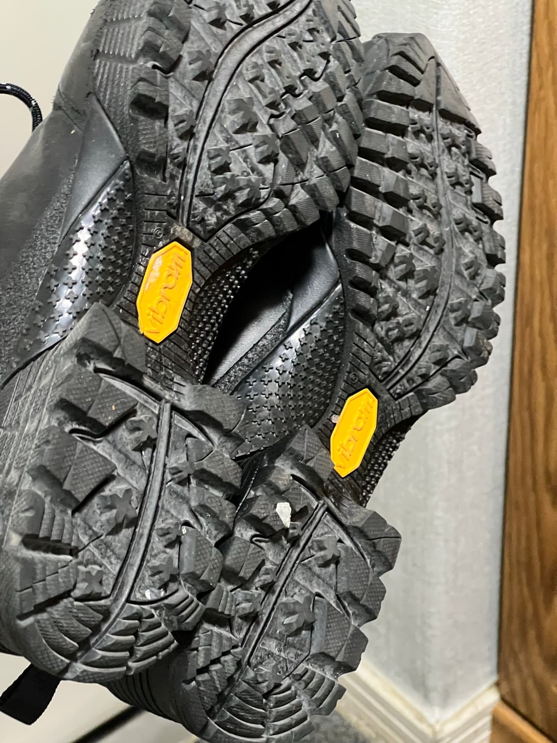 로아 블랙 닐 스니커즈 44 상품이미지3