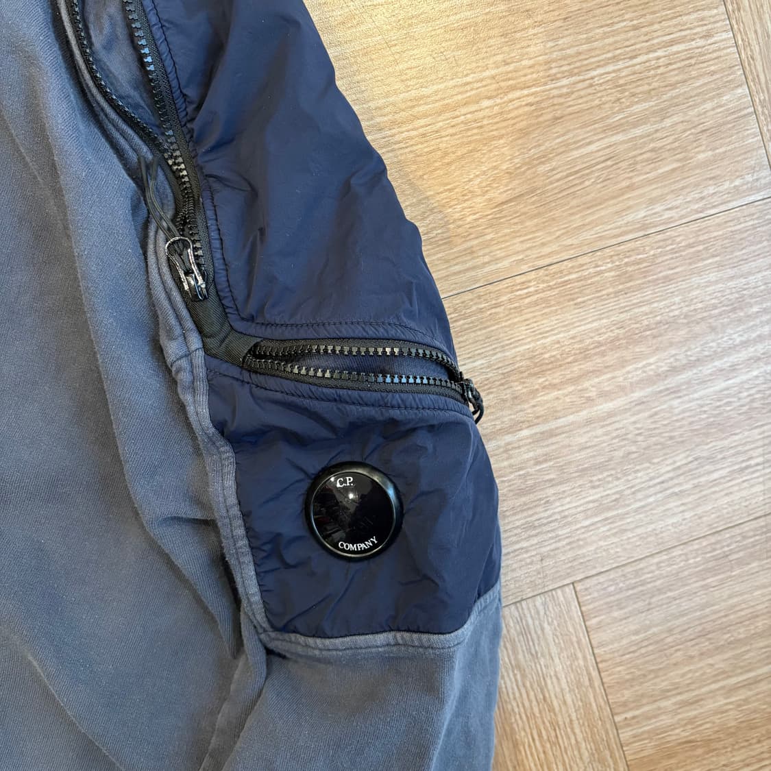 씨피컴퍼니 테크니컬 나일론 패널 듀얼 지퍼 렌즈 후디 상품이미지6