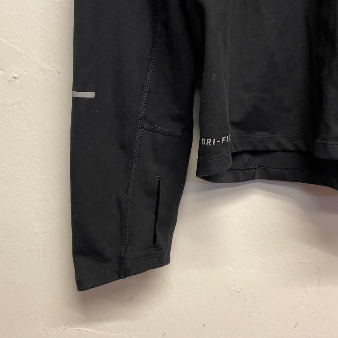 나이키 러닝 엘리먼트 블랙 롱 슬리브   상품이미지4