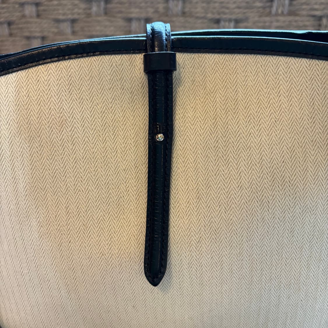 킨더살몬(KINDERSALMON) 레더 트림 캔버스 크로스바디 에크루 상품이미지7