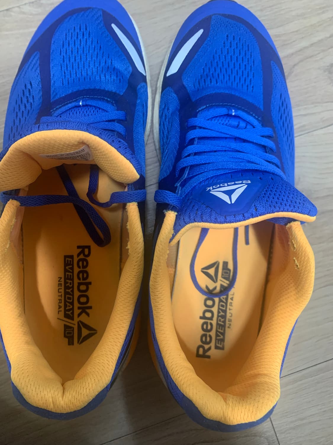 리복런닝화 사이즈 275 판매 합니다 상품이미지2