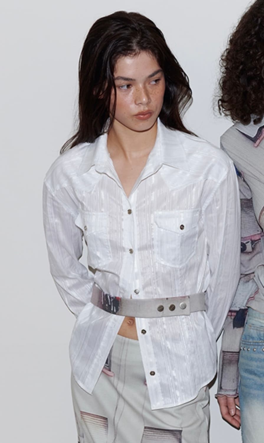 폴리수엠 화이트 셔츠 상품이미지1