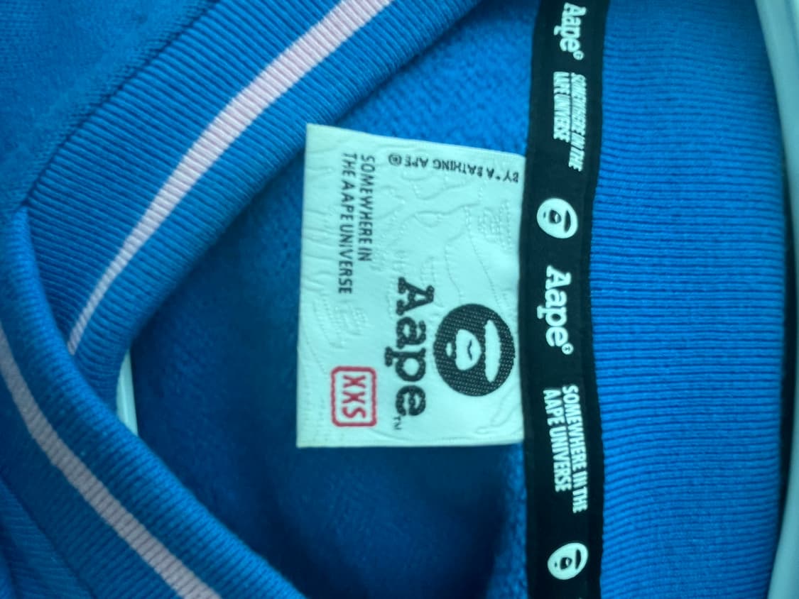 에이프 브이넥 맨투맨 xxs 상품이미지3