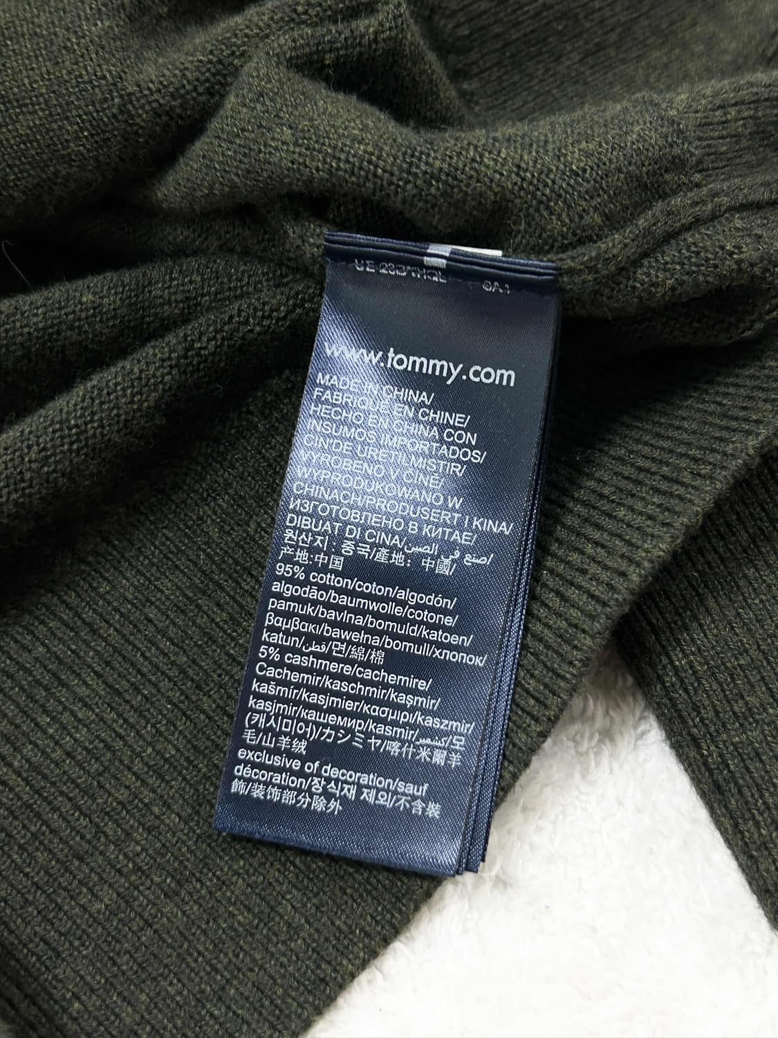 타미힐피거 스몰로고 캐시혼방 카키 니트집업 상품이미지8