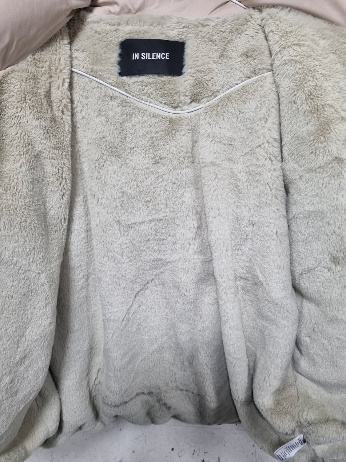 인사일런스 남성 구스 숏패딩  상품이미지4