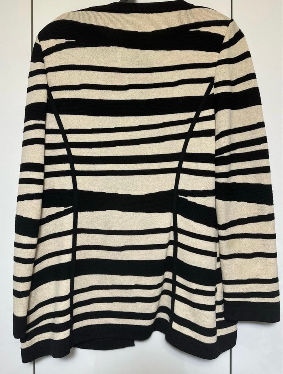 ST.JOHN 블랙/아이보리 스트라이프 가디건  상품이미지6