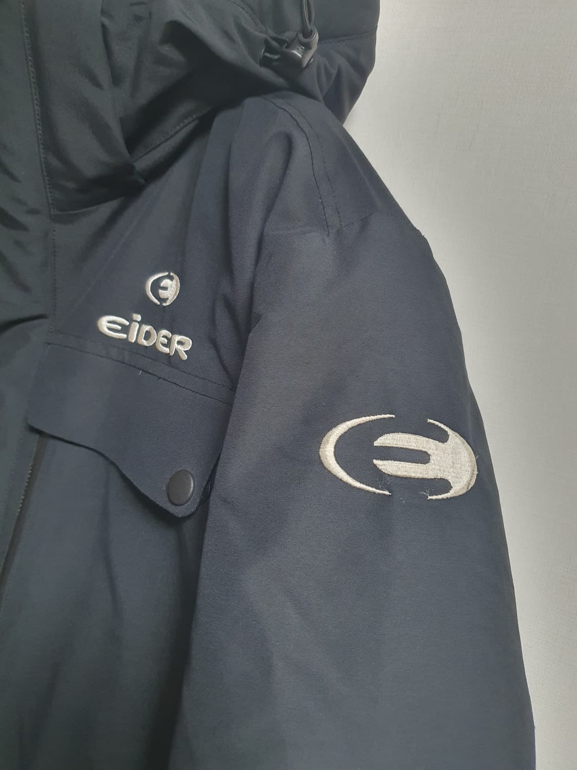 아이더 17581 덕다운 패딩 블랙 100(L) 🖤❄️ 상품이미지4