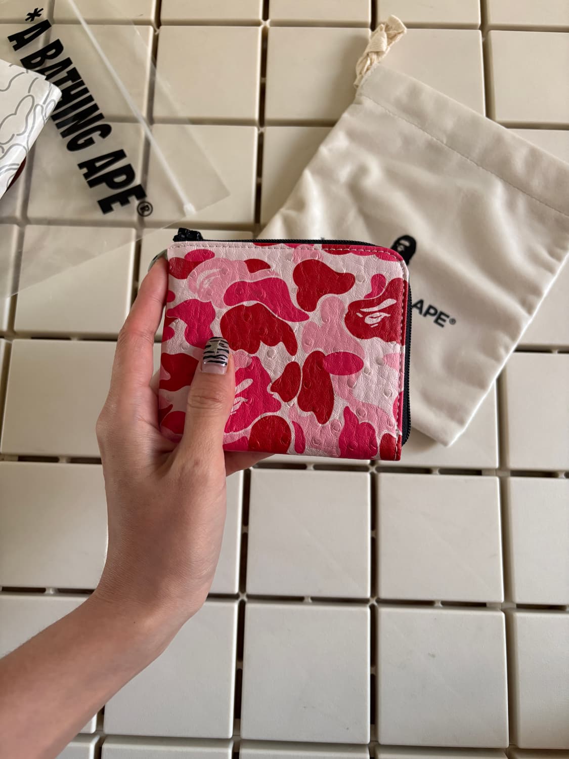 베이프 핑크지갑 상품이미지3