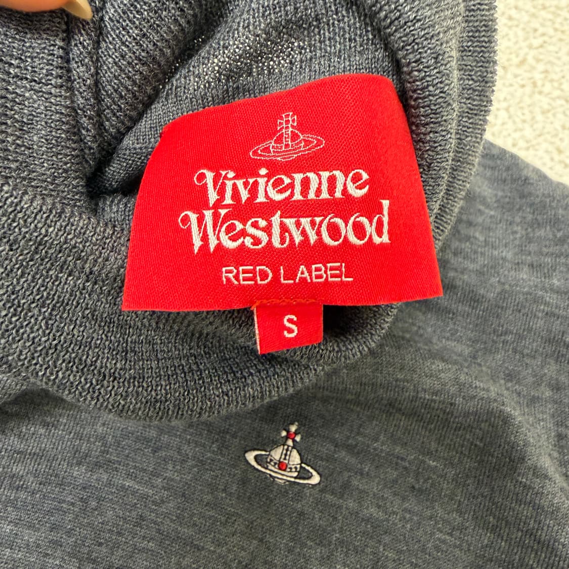 비비안웨스트우드 그레이 울 터틀넥 니트 상품이미지4