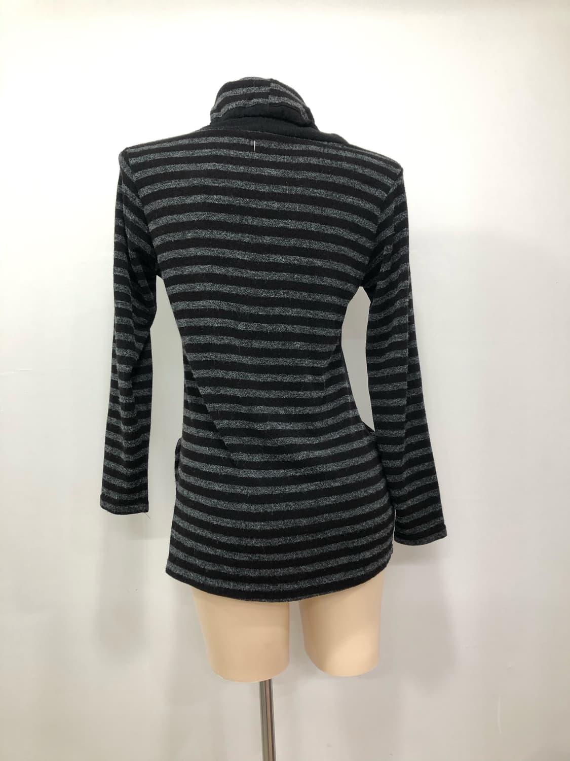 pocket striped turtleneck top 상품이미지2