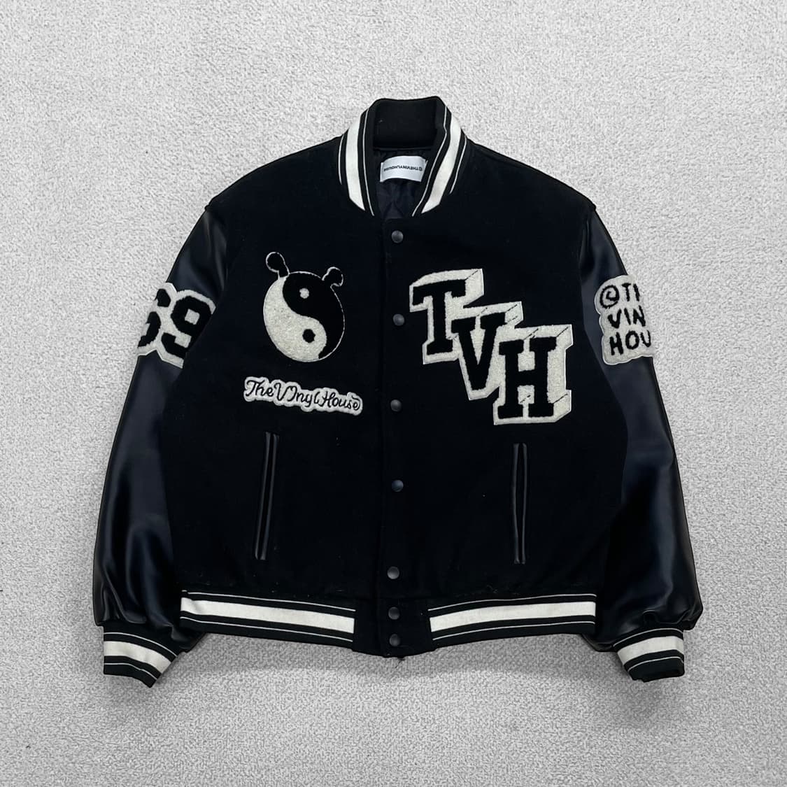 더바이닐하우스 Yin Yang 바시티 자켓 블랙 상품이미지1