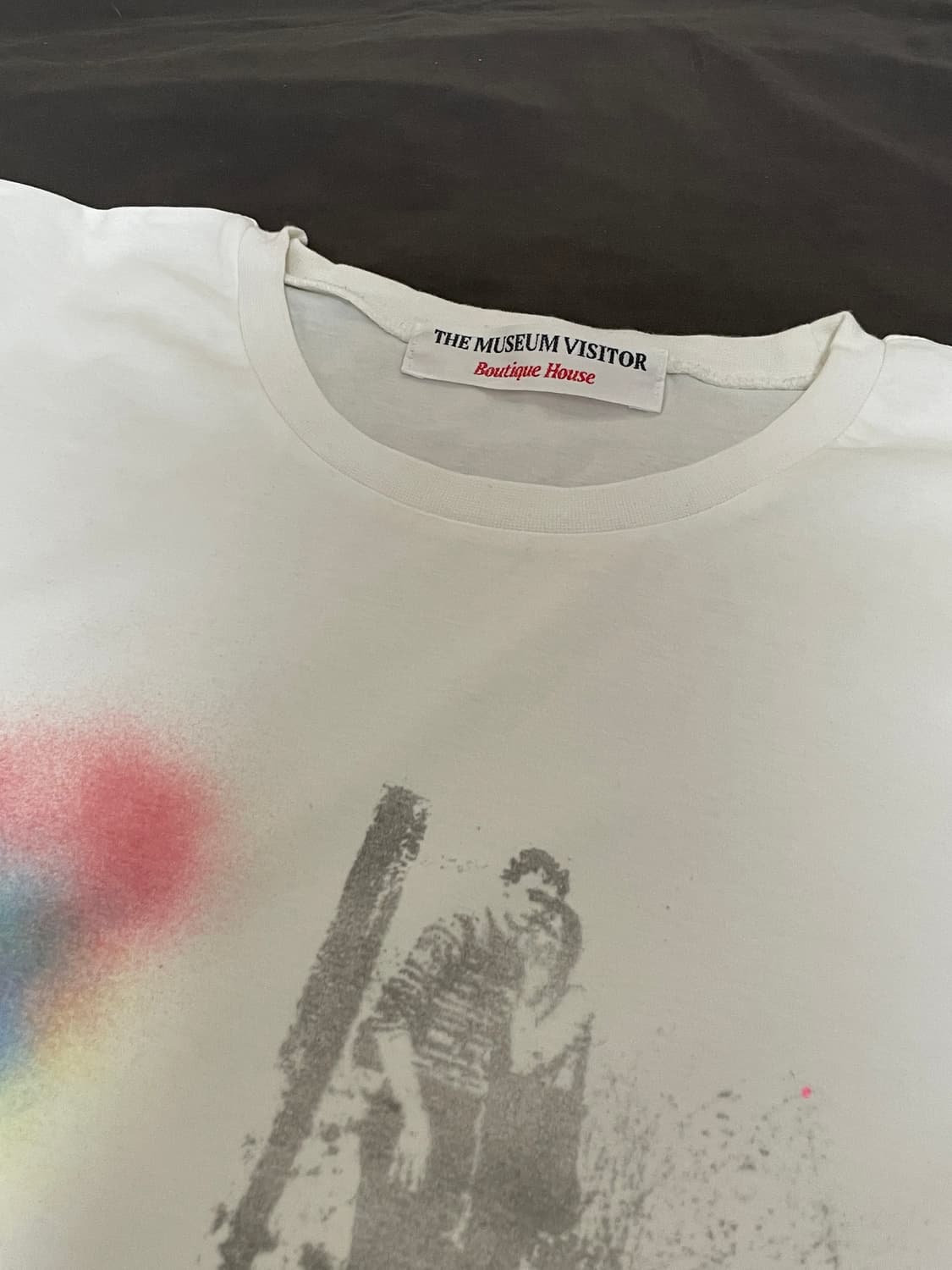 쿠폰 적용 더뮤지엄비지터 스프레이 반팔 상품이미지3