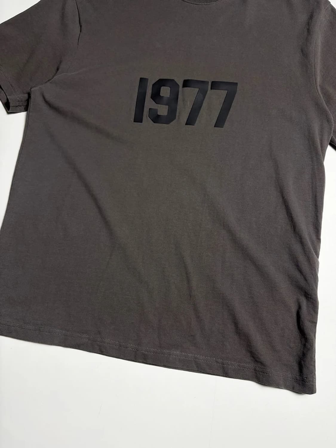 에센셜 피어오브갓 1977 코튼 반팔 티셔츠 R1165 상품이미지3