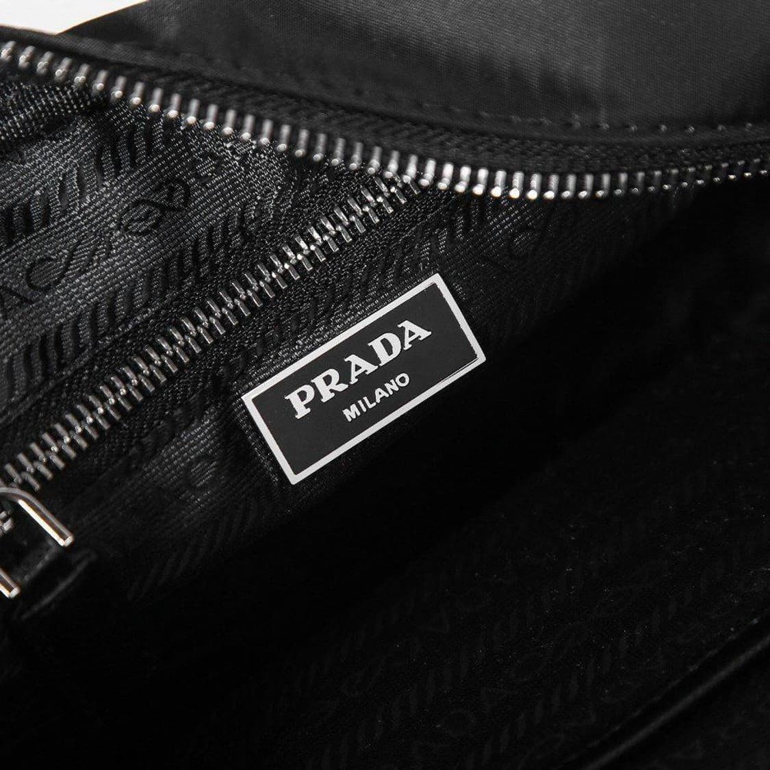 프라다(Prada)의 리나일론(Re-Nylon) 숄더백 상품이미지4