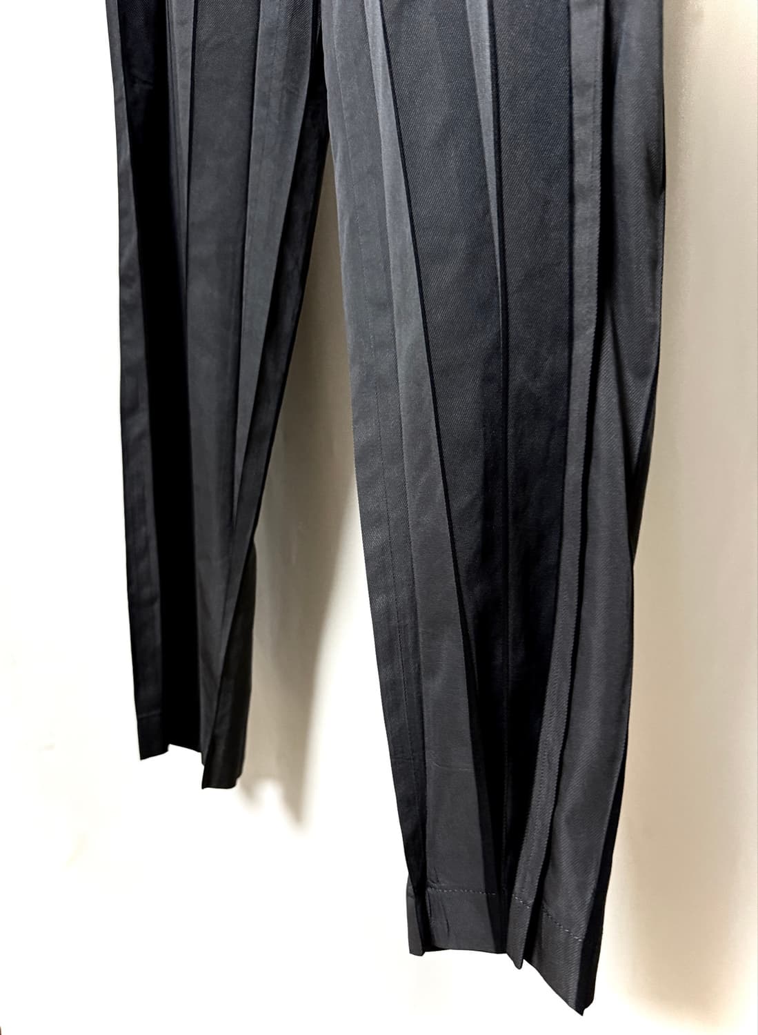 Issey Miyake Permanent Pleats Trousers 상품이미지3
