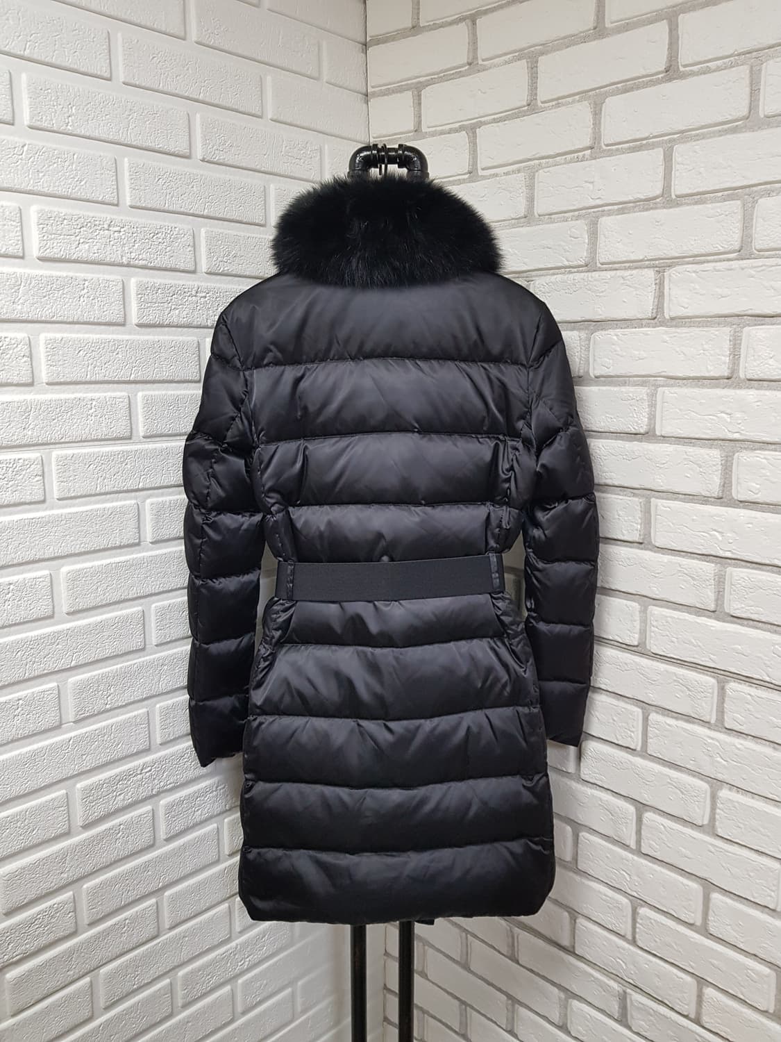 [40/55/정품] 프라다 폭스퍼 삼각로고 구스패딩 상품이미지10