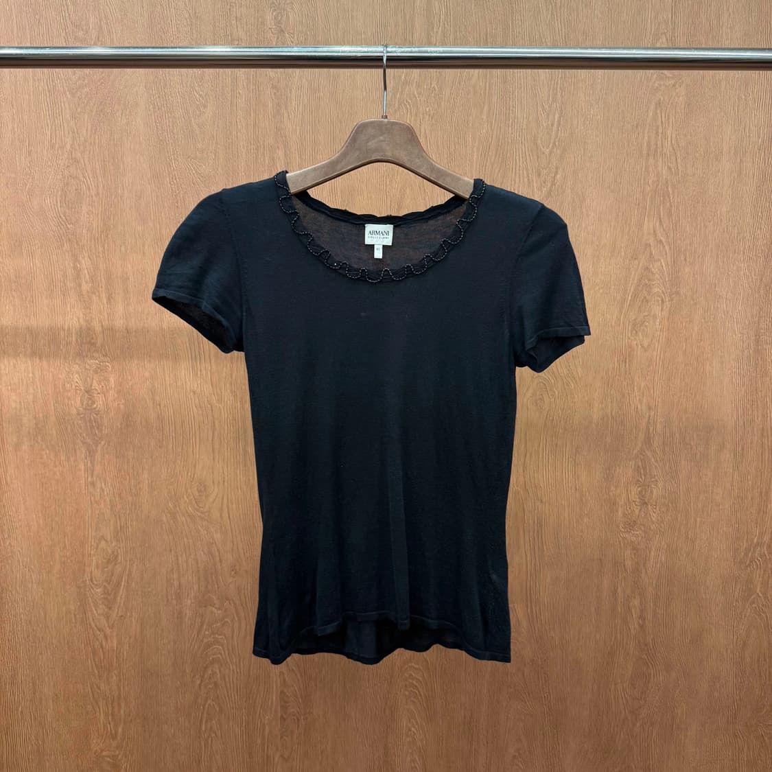 아르마니 콜레지오니 비즈 스캘럽 넥 반팔 니트 실크 블랜드 블랙 상품이미지2