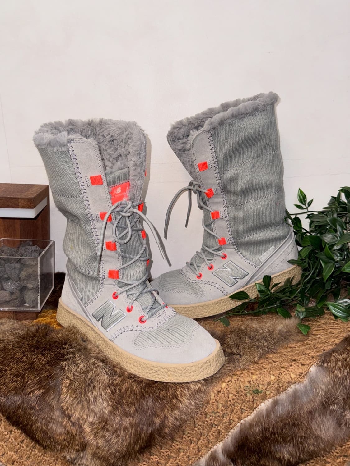 New Balance gray knit fur boots 상품이미지1