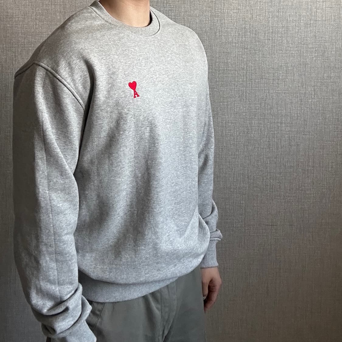 AMI 아미 스몰 하트 로고 크루넥 맨투맨 L 상품이미지4