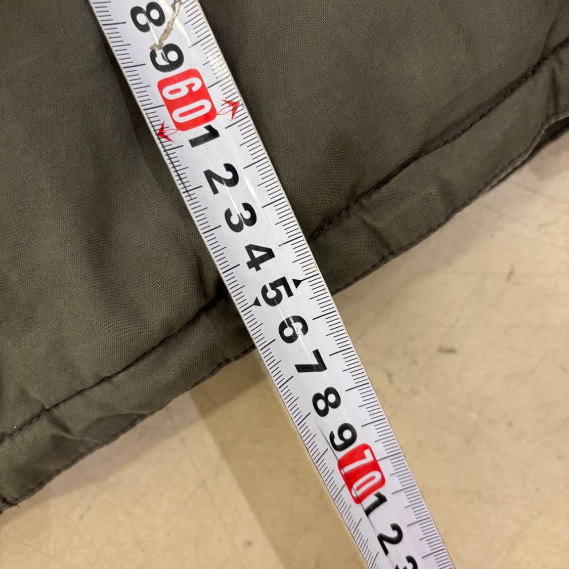 시리즈 카키 양털 봄버 자켓 상품이미지4