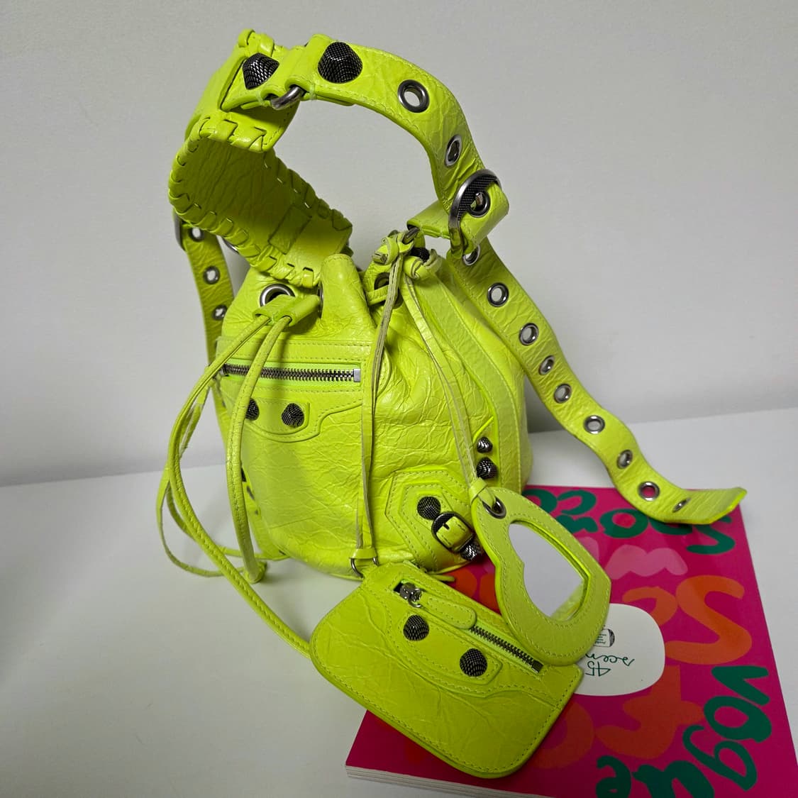 BALENCIAGA 발렌시아가 정품 LE CAGOLE 르카골 XS 버킷 상품이미지4