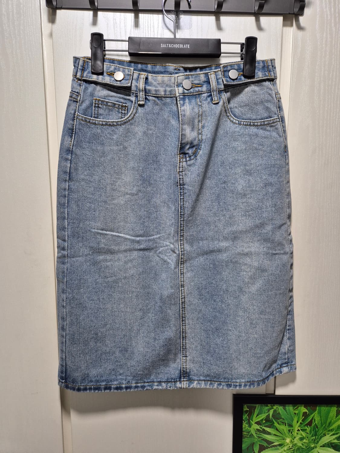 (새상품)vtg 연청 데님 스커트 H라인 미디 스커트 상품이미지4