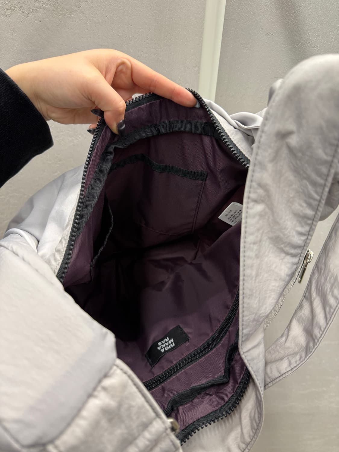 IUGA MAKA RAS 이우가마카라스 그레이 크로스백  상품이미지8