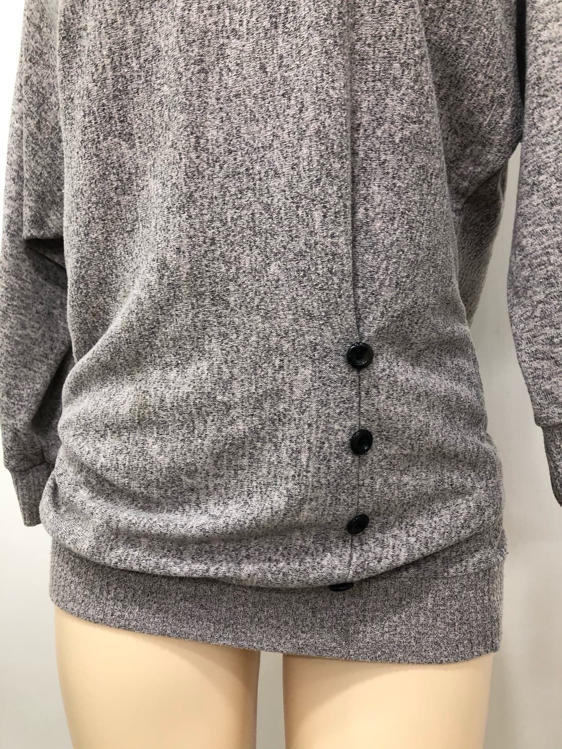 soft gray batwing button top 상품이미지4