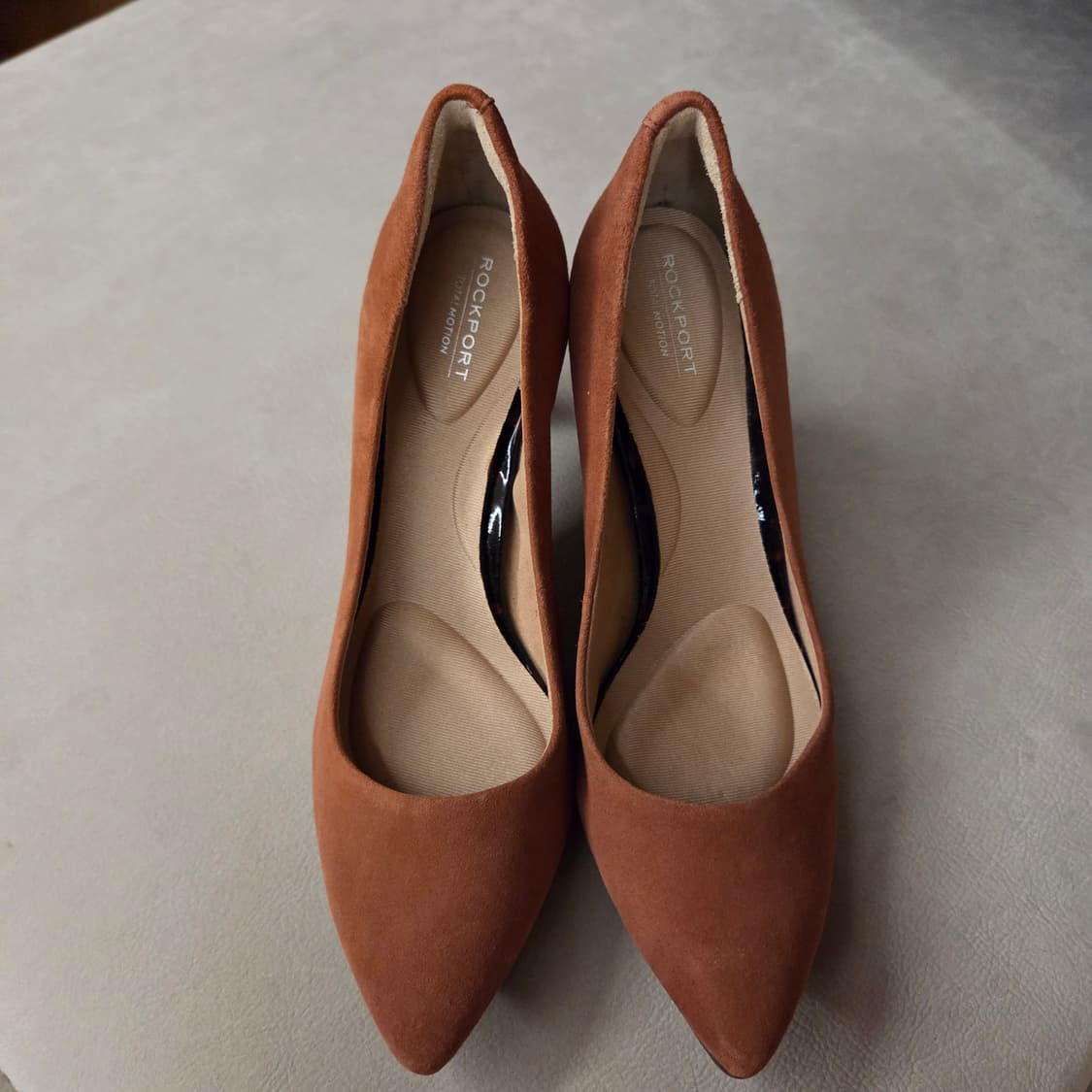 락포트 토탈모션 스웨이드 펌프스 힐 상품이미지1