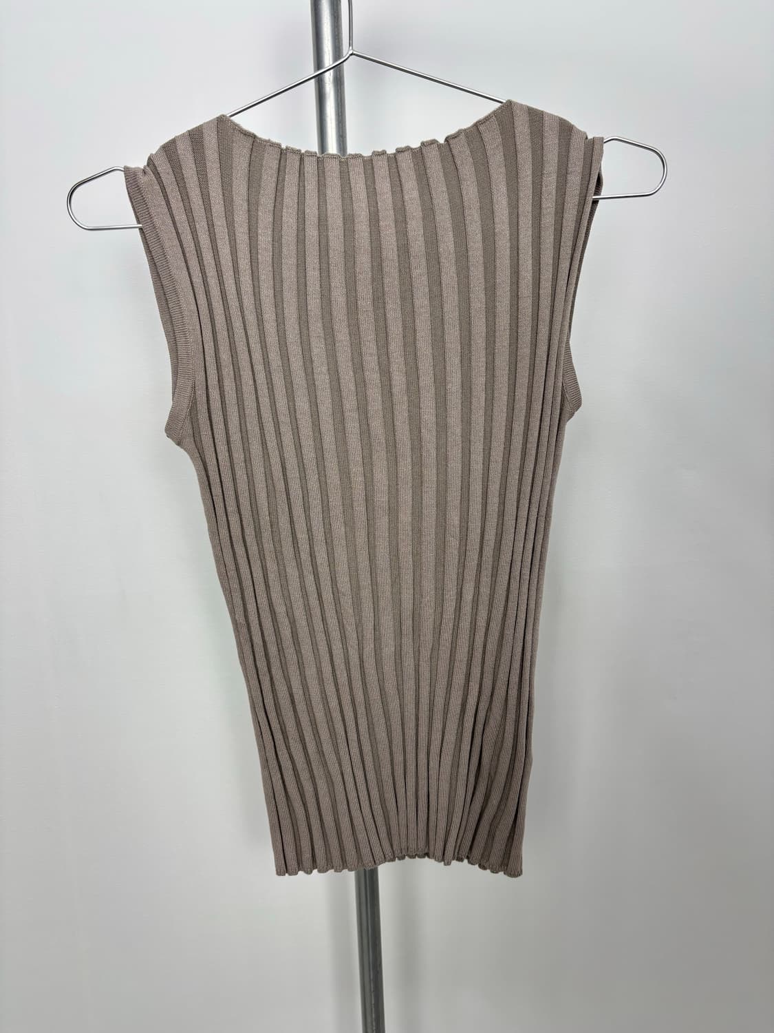 RIBBED KNIT SLEEVELESS 상품이미지8