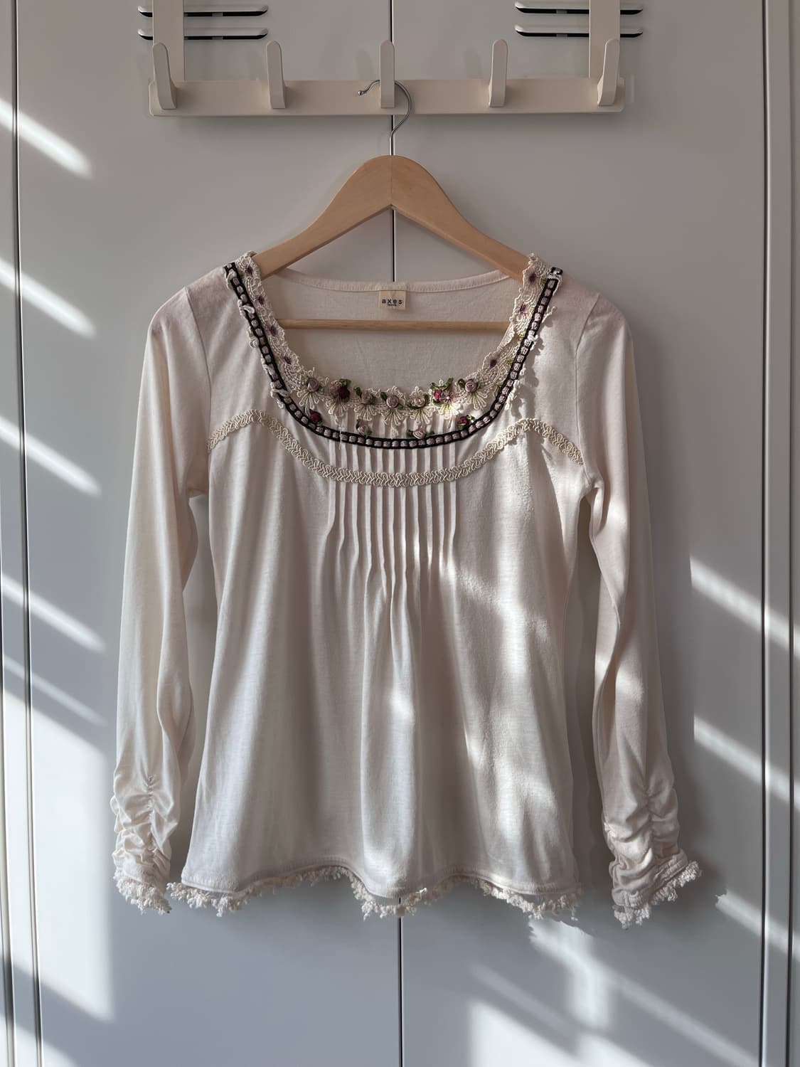 Axes femme 장미꽃 레이스 셔링 롱 슬리브 상품이미지5