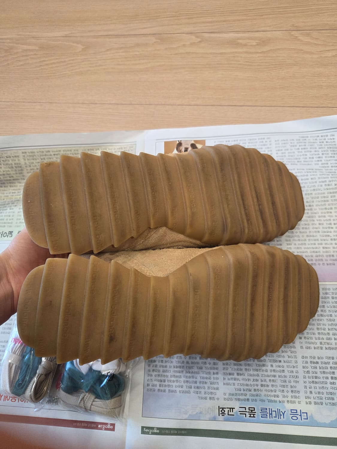 뉴발란스 x 오라리 RC30 탄 오렌지 상품이미지4