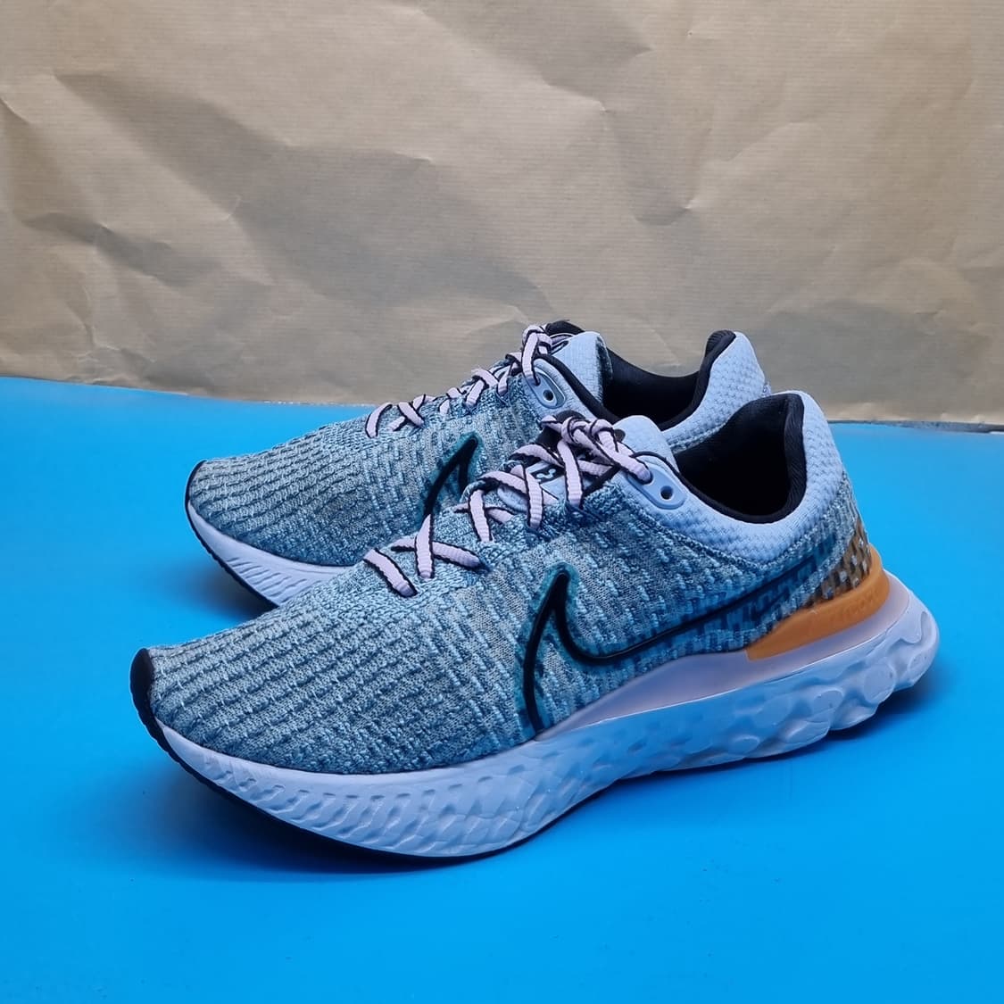 나이키 리액트 인피니티런 플라이니트3 235 상품이미지1