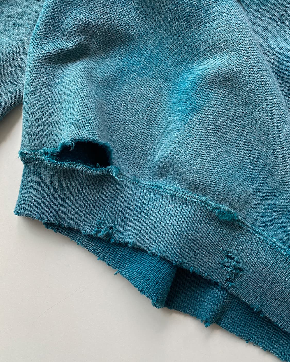 90s 빈티지 디스트로이드 페인팅 플레인 맨투맨 상품이미지10