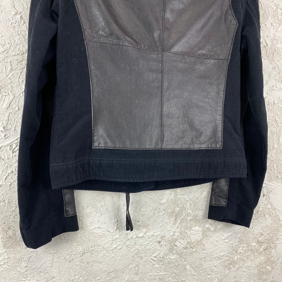 SACRA 레더 블록 패치드 애시메트릭 지퍼 자켓 상품이미지7