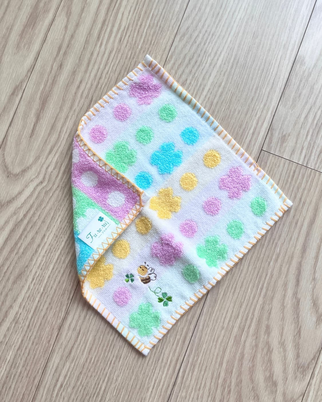 클로버 벌 자수 미니 타월 상품이미지1