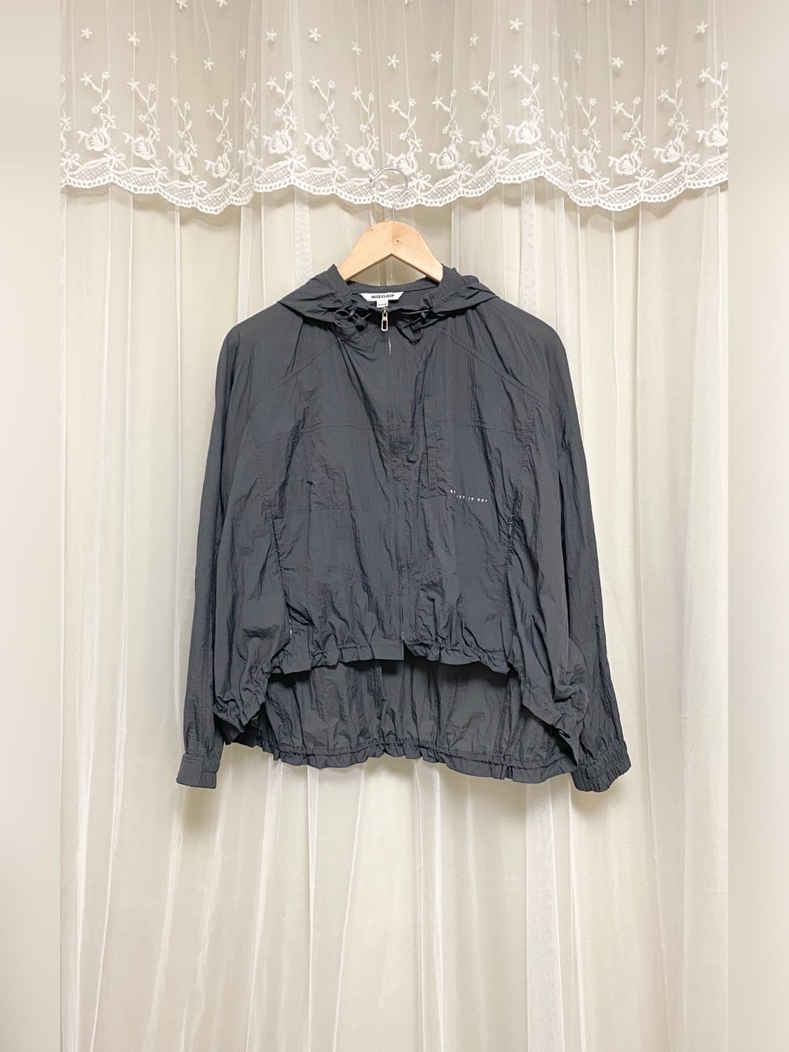 나이스클랍 나일론 아노락 지퍼 집업 셔링 스트링 후드 바람막이 점퍼 상품이미지1