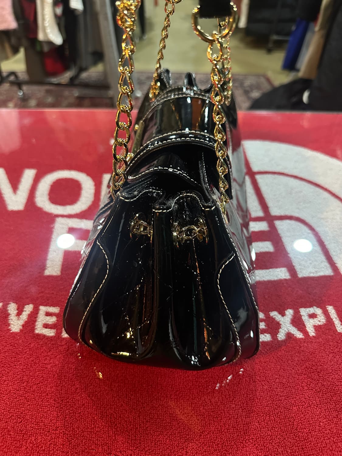 발렌시아가 에나멜 체인 숄더백 상품이미지4