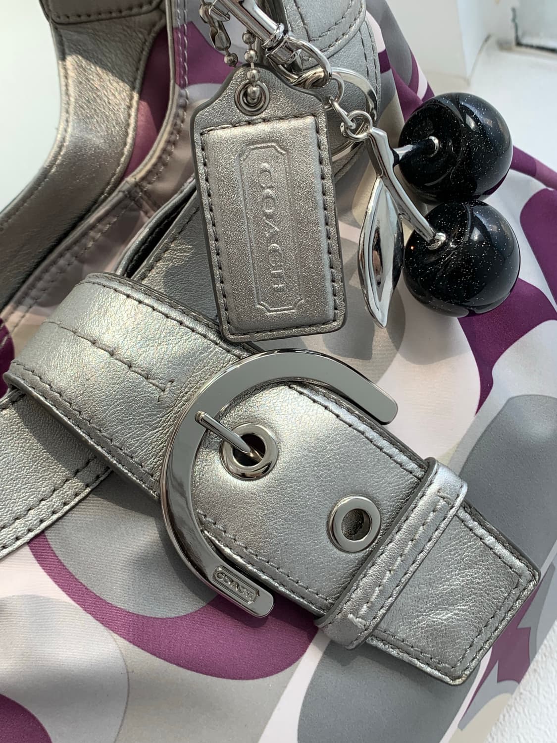 [S급] 희귀 💜 Coach Silver Buckle Bag 상품이미지2