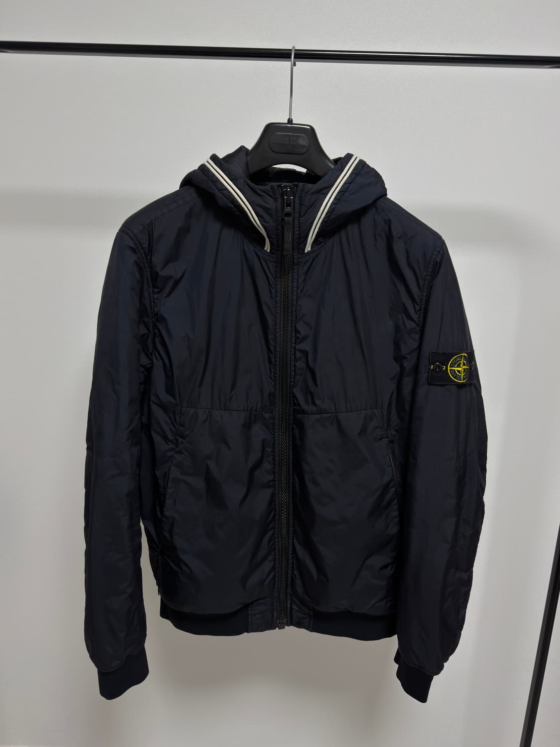 [ L ] 스톤아일랜드 크링클랩스 프리마로프트 경량패딩 상품이미지1