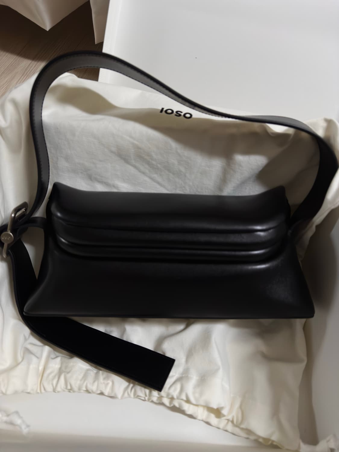 오소이 폴더 브로트 숄더백 블랙 새상품 상품이미지1