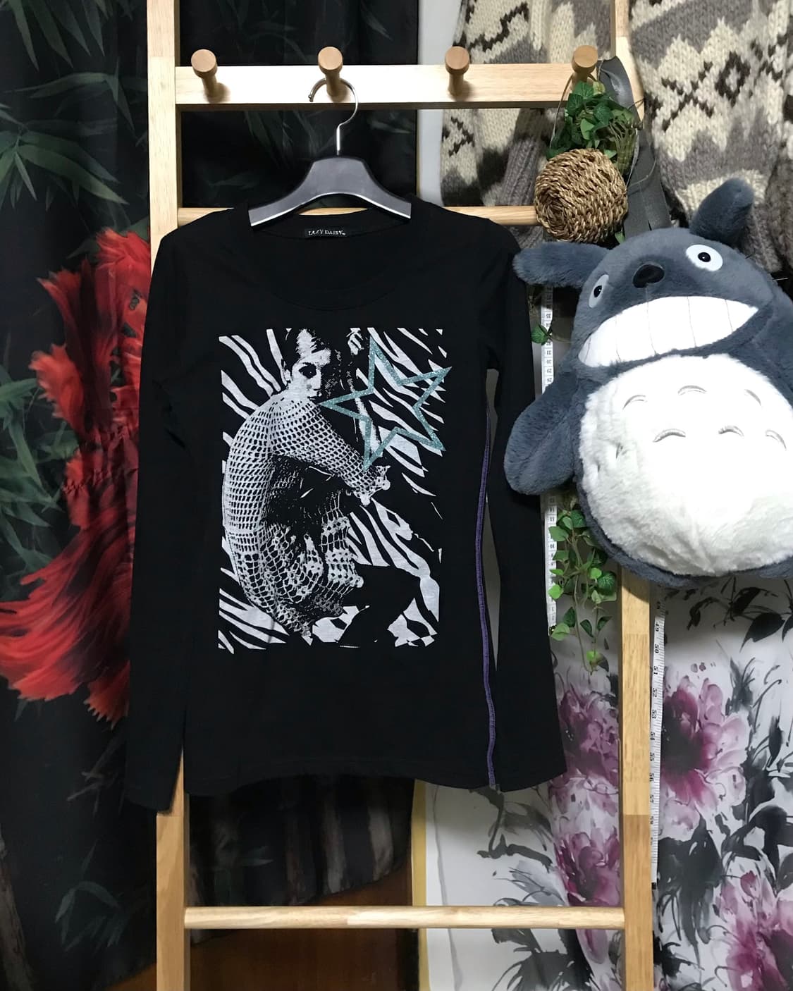 LAZY DAISY 펑크 프린팅 블랙 롱슬리브 상품이미지1