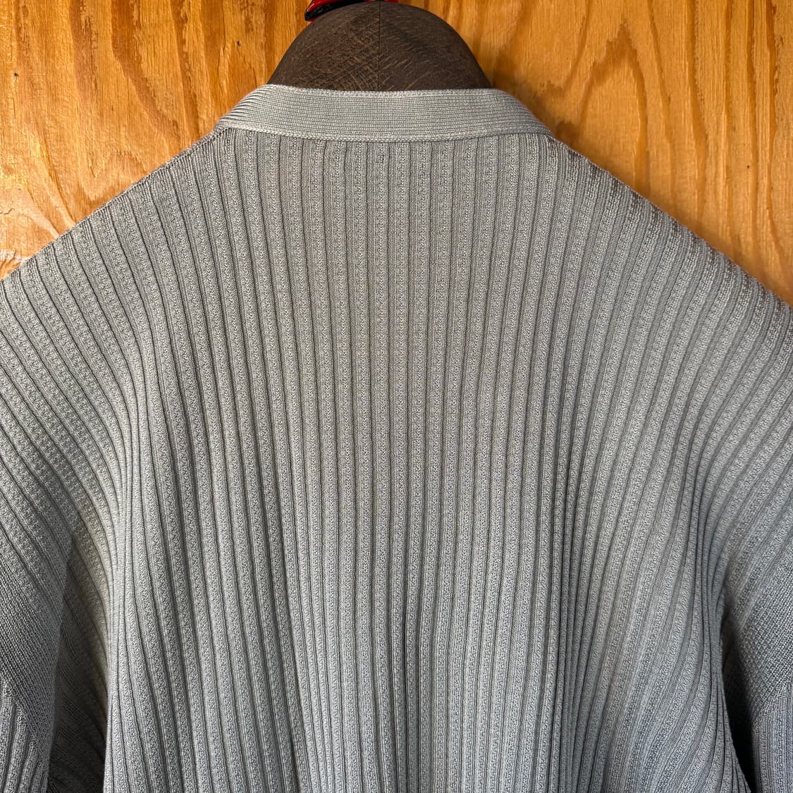 톰포드 리브드 딥 헨리넥 가디건 판매 합니다. 상품이미지6