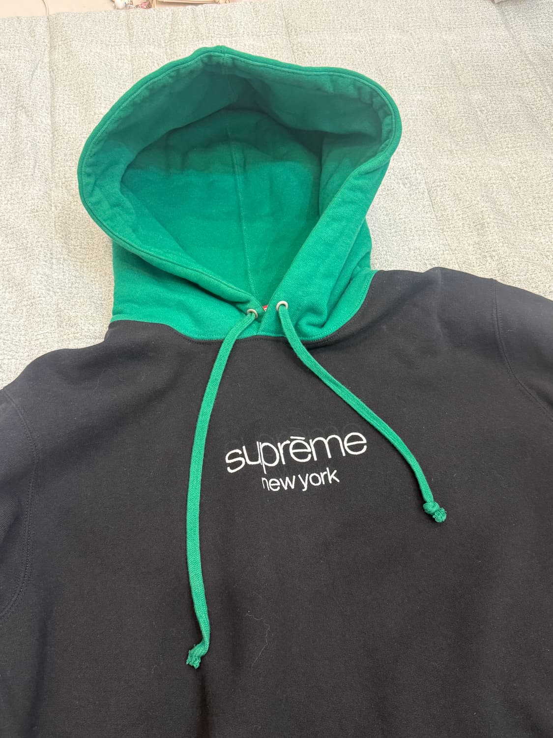 슈프림 클래식 로고 후드 투톤 상품이미지1