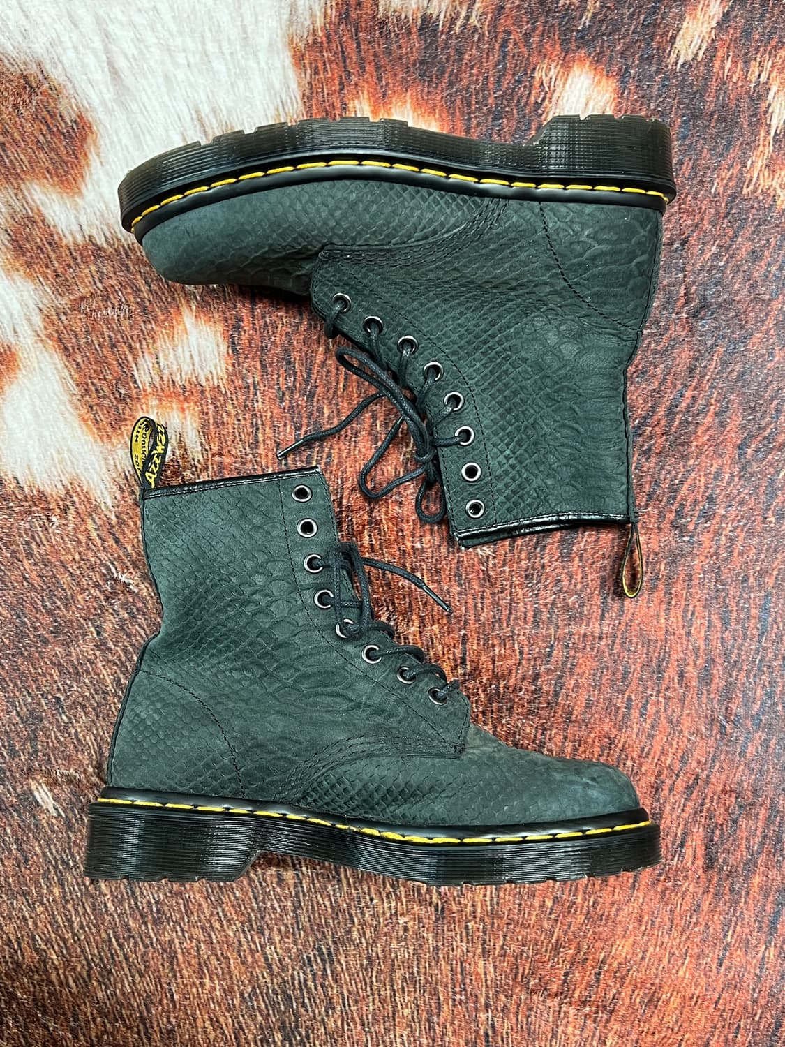 [235] 닥터마틴 1460 뱀피 패턴 워커 상품이미지2