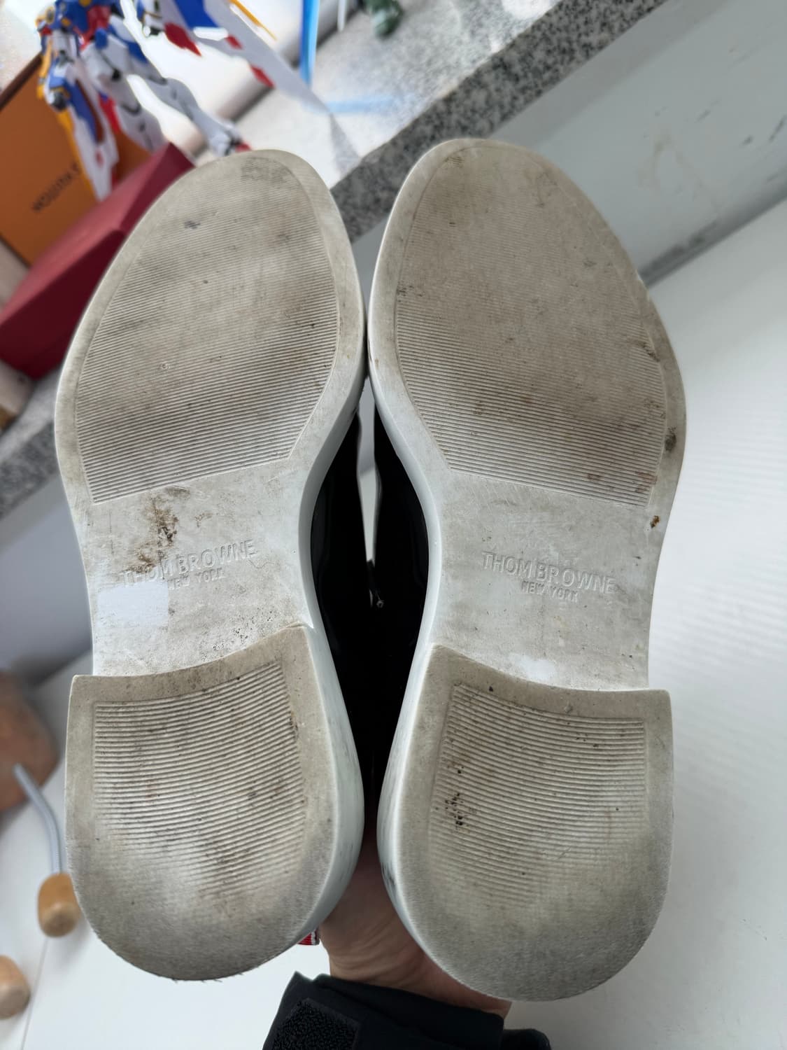 정품) 톰브라운 여성 블랙 페이턴트 로퍼 구두 36 상품이미지10